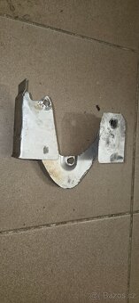 Jawa 350 mezikus motoru a krytu řetězu - 2