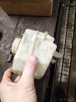 Nádržka brzdové kapaliny e46 BMW - 2