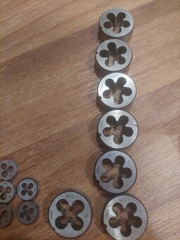 Závitové očka - 2