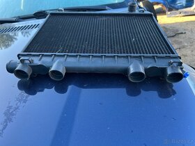 BMW E28 520i/525e chladič vody NOVÝ - 2
