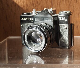 Zenit EM s objektivom - 2