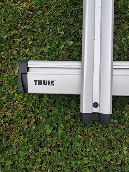 Zánovní zamykatelný střešní nosič na 3 kola zn. Thule - 2