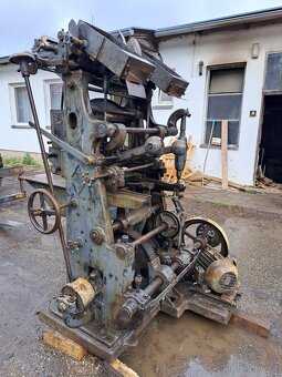 Historický sbíjecí stroj Bohm a Kruse - 2