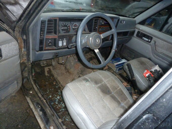 Jeep Cherokee XJ,náhradní díly prodám, - 2