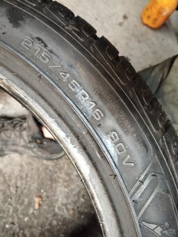 215/45/16 90v Goodyear - zimní pneu 2ks - 2