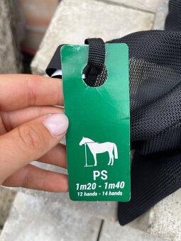 Maska proti hmyzu / pony - 2