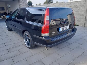VOLVO V70 D5 Diesel Combi - 2