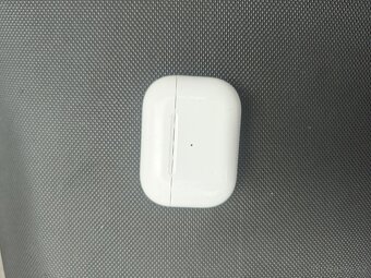 Apple AirPods Pro 1 - 2