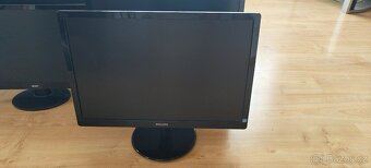 Monitory kancelářské 11x - 22 palců Asus, Acer, Philips - 2