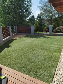 Fotbalový kvalitní použity trávník 40mm po rolích 66m² - 2