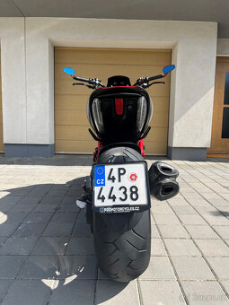 Ducati Diavel Carbon Red - 2