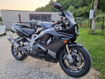 Honda cbr 900rr - 2