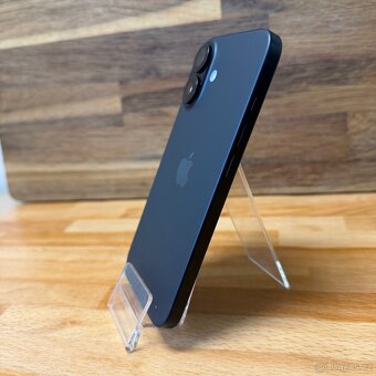 IPhone 16 256GB, černý, 100% baterie, eSIM (rok záruka) - 2