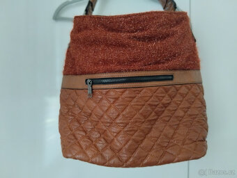 KABELKA/CROSSBODY PŘES RAMENO - SLEVA - 2