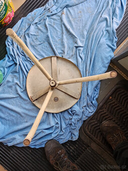 Dílenská otočná židle Kovona D5774 - 2