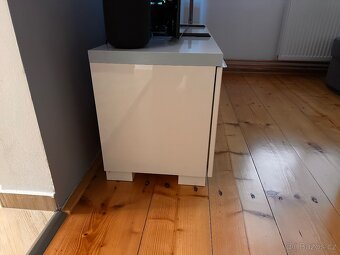 Tv stolek - 2