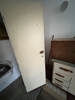 Starý kredenc+myčák+skříňka+stůl - 2