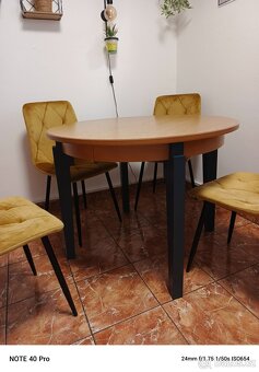 Jídelní stůl - 2