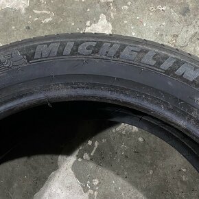 Letní pneu 255/45 R20 105V Michelin  5,5-6mm - 2
