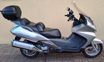 Maxiskútr Honda FJS600 Silverwing - 2