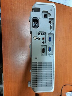 Projektor Hitachi CP-EX302N - 2