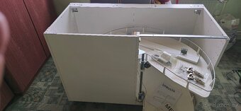 Rohova skříňka s výsuvem - 2