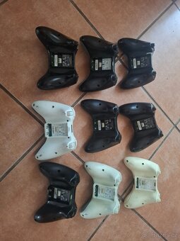 9x ovladac na x box 360 na díly - 2
