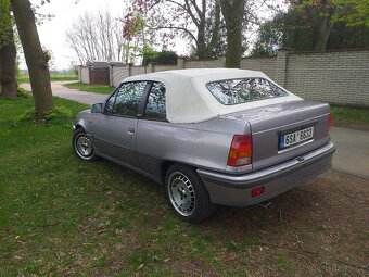 Opel Kadett GSI Bertone - 2