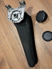 Prodám loketní opěrku Duster r.v.2018 - 2