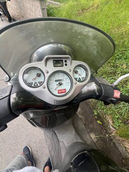 Aprilia Scarabeo 125 rok 2001 - 2
