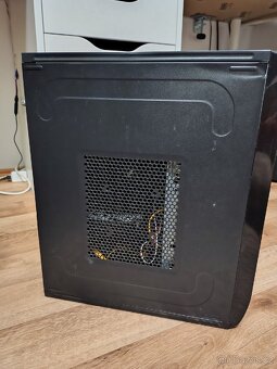 Starší herní počítač Ryzen 3 1200, 4gb, RX550 - 2