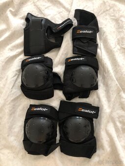 Chrániče Zealot, velikost S - 2