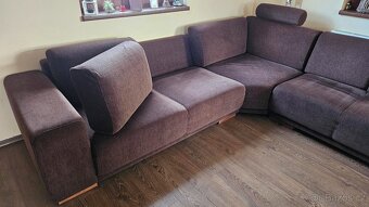 Slušná velká  sedací souprava. - 2