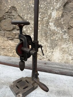 Ruční vrtačka historická - 2