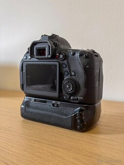 Canon 6D Mark II + příslušenství - 2