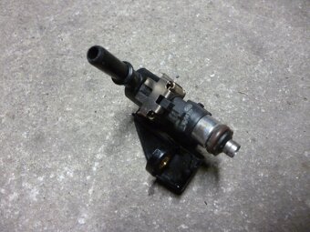 Peugeot Metropolis 400i. Vstřikovač. Od 2013 - 2