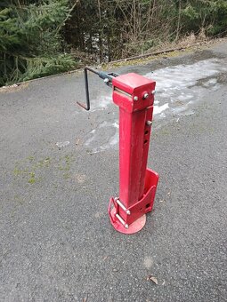 Opěrná noha od postřikovače Horsch - 2