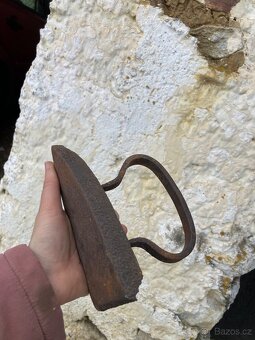 Starožitná žehlička - 2