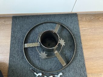 Stojánek na vánoční stromek - 2