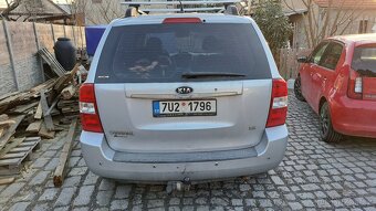Kia Carnival - 2