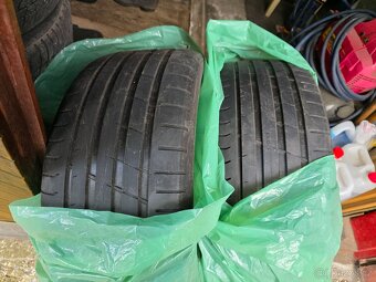 2x Letní pneu 235/40 R18 - 2