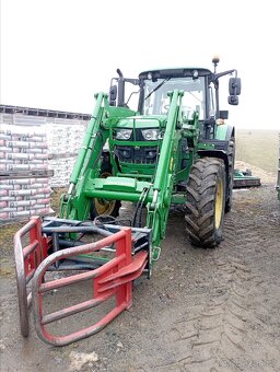 John Deere 6120M traktor s čelním nakladačem - 2