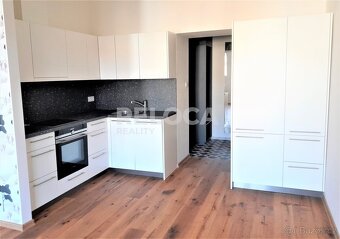 1+KK, 42m2, P3 Žižkov, Ondříčkova, luxusně zrekonstruovaný b - 2
