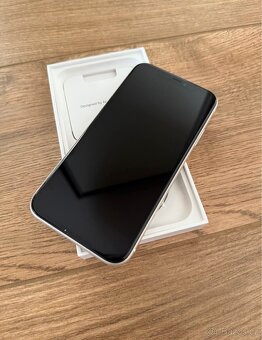 Apple iPhone 11 64gb bílý - 2