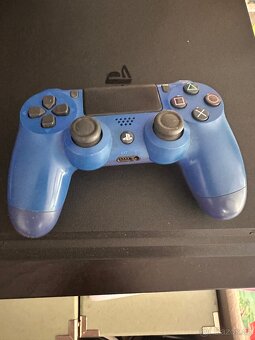 PlayStation 4 - 2