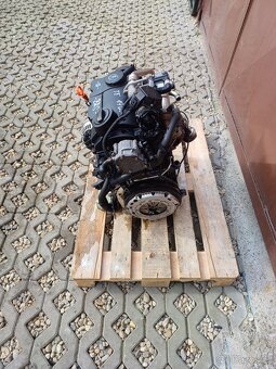 Motor 1,9 tdi 77kw typ BRS transporter T5 - 2