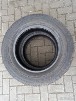 Letní pneu 195/70/15c - 2
