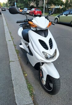 Skútr Yamaha Aerox 50cc, Top stav - 2