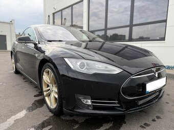 Tesla model S 85 free supercharger po repasu baterii - 2