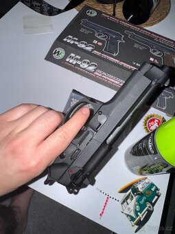 Plynová Airsoft pistole WE M-92 - 2